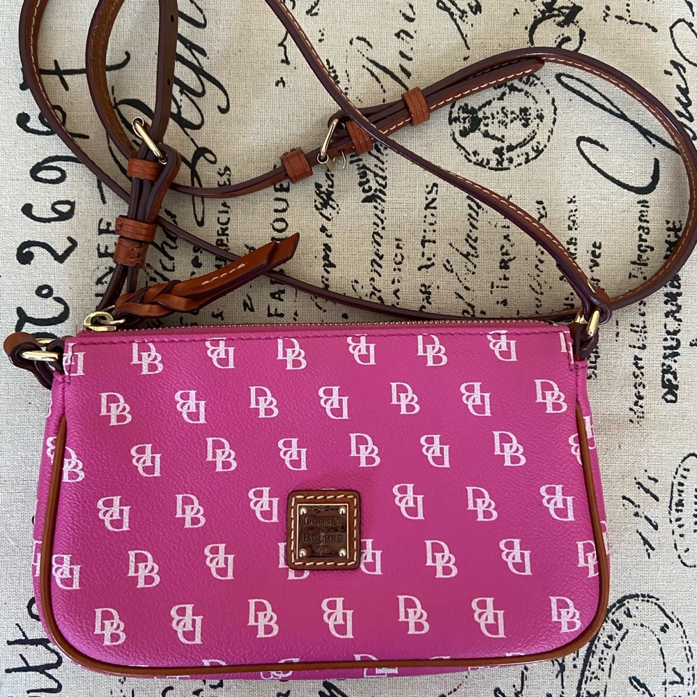Dooney & Bourke Monogram Gretta Lexi Crossbody